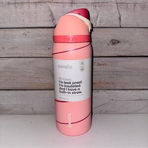 Owala FreeSip 32 oz. - Candy Cane Lane - Limited Edition Christmas Release NWT